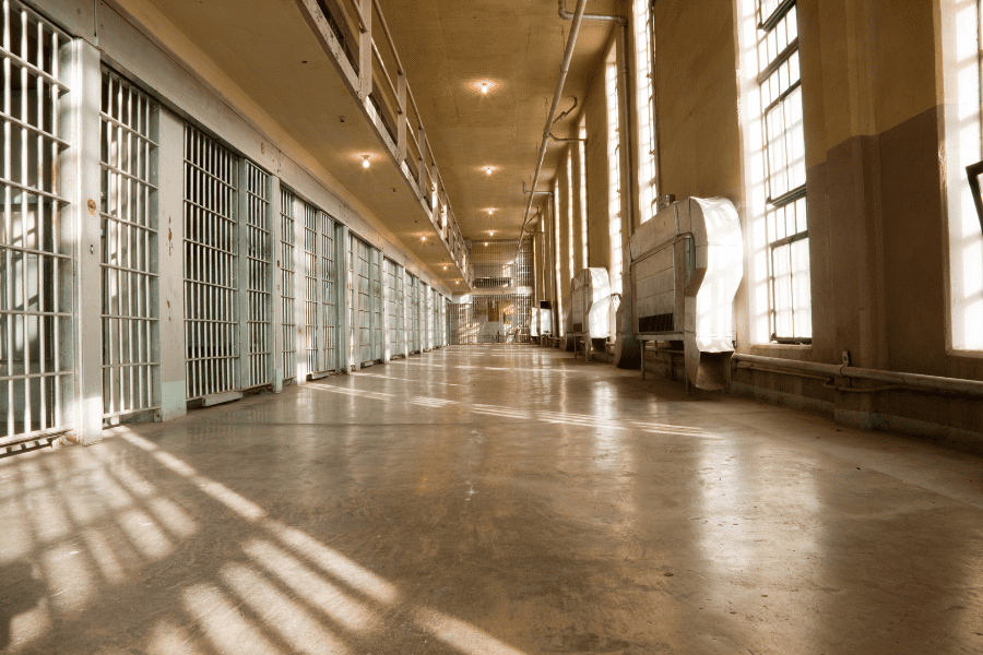 CHALLENGES FACING INCARCERATED WOMEN