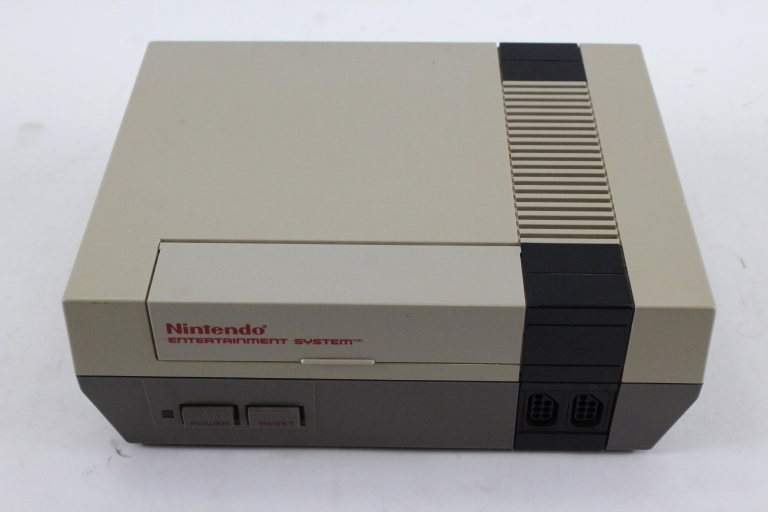 Nintendo NES-001 GRAY Console Bundle - Zapper - Super Mario Bros 