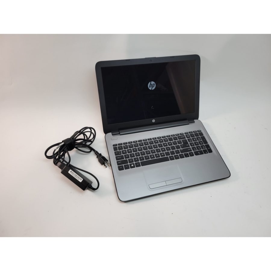 HP NOTEBOOK 15-BA113C 15.6" AMD A10-9600P @ 2.40GHZ -8GB DDR4- 256GB SSD