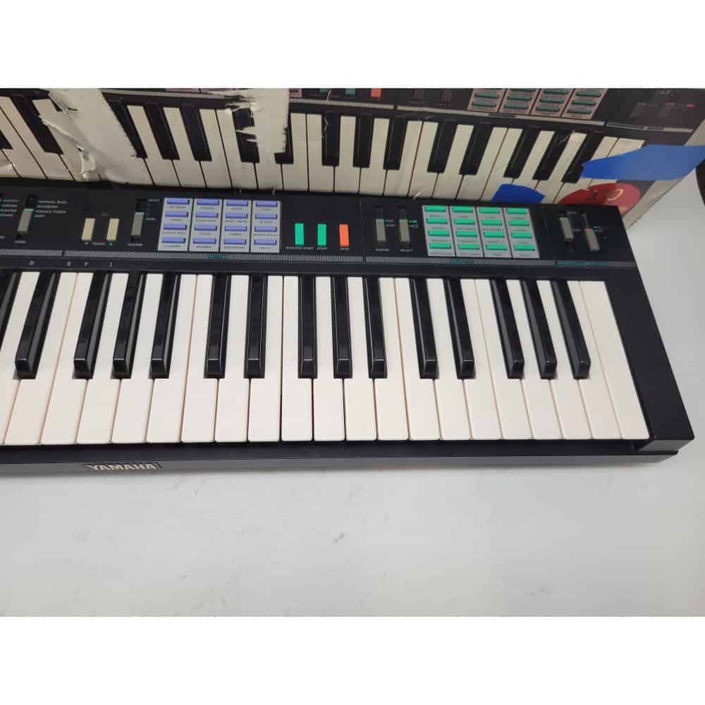 Yamaha PSR-12 Electric Keyboard w/ Original Box - Tested
